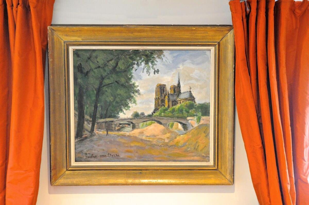Tenderness At Notre Dame, Delacroix Appartement *